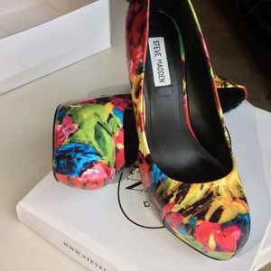 Steve Madden pump